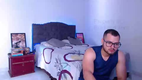 Snapshot of bradandjenn chatting on February 2025 04:57:01 PM Your favorite couple and the best butt on Chatur online show from February 2025 04:57:01 PM