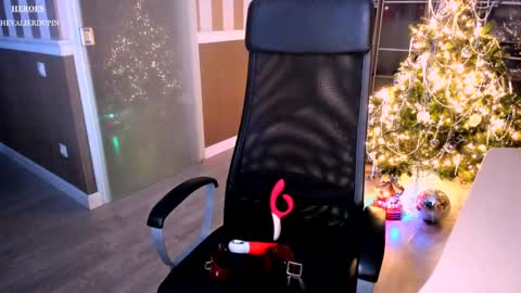 I see you X-twitter its braingirl online show from January 2025 05:11:02 PM