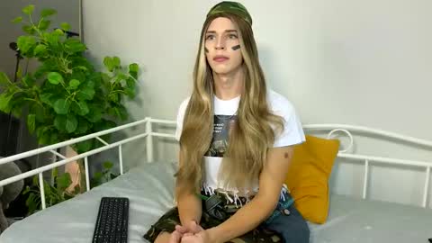 Snapshot of branda_kelly chatting on November 2025 01:32:02 PM Branda online show from November 2025 01:32:02 PM