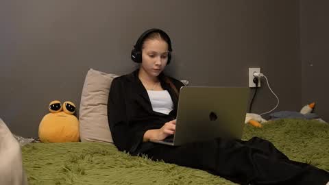 Snapshot of brandamatteson chatting on November 2025 03:16:01 PM Alice online show from November 2025 03:16:01 PM