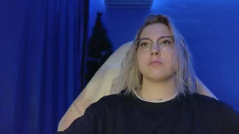 Belle  online show from December 2025 12:32:01 PM