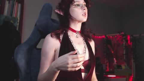 Snapshot of brandy_queen chatting on December 2024 05:26:02 PM Aurorabut ur dad just calls me Rory online show from December 2024 05:26:02 PM