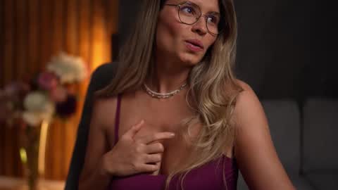 Snapshot of brandywhite chatting on October 2025 04:10:01 AM Alex online show from October 2025 04:10:01 AM