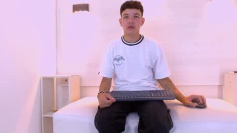 Snapshot of bratt_sanderz chatting on March 2026 12:34:01 PM Bratt Sanderz online show from March 2026 12:34:01 PM