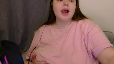 Snapshot of brattyprincess_emma chatting on December 2025 06:28:01 PM Emma online show from December 2025 06:28:01 PM