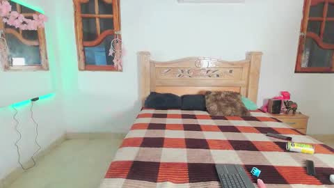 bratz_glloe online show from March 2026 02:47:01 AM