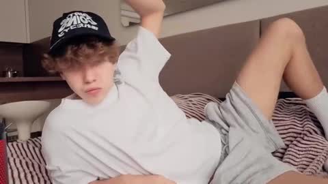 Snapshot of braxiboy chatting on February 2026 11:43:02 AM Brax online show from February 2026 11:43:02 AM