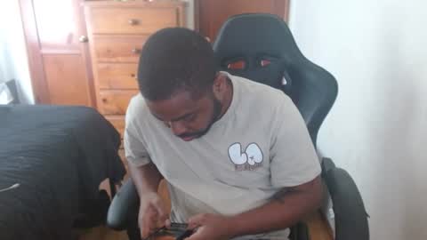 Snapshot of breadw1nnah chatting on October 2025 07:56:02 PM Breadw1nnah online show from October 2025 07:56:02 PM