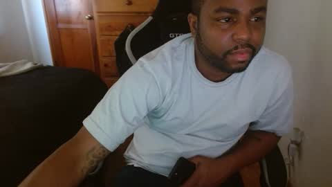 Snapshot of breadw1nnah chatting on November 2025 11:06:01 PM Breadw1nnah online show from November 2025 11:06:01 PM