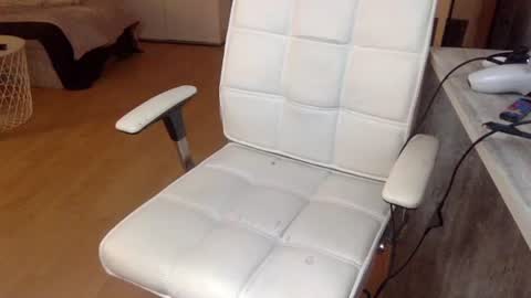 Snapshot of breezydicks chatting on November 2025 08:18:01 PM breezydicks online show from November 2025 08:18:01 PM