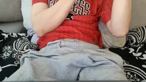 Snapshot of breezydicks chatting on April 2026 06:49:02 PM breezydicks online show from April 2026 06:49:02 PM