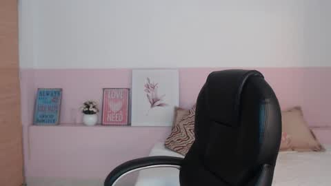 Snapshot of brendathompson_ chatting on October 2025 02:32:01 AM Brenda online show from October 2025 02:32:01 AM