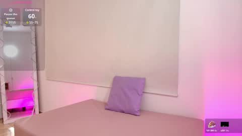 Snapshot of brendda_tay chatting on February 2025 03:43:02 AM BRENDDA online show from February 2025 03:43:02 AM