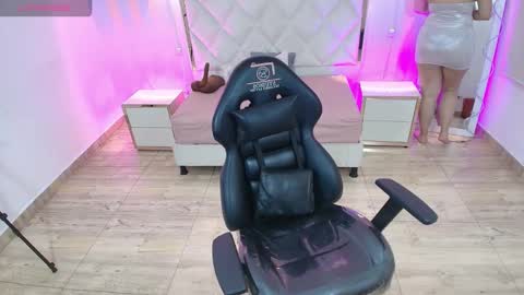 Snapshot of brendda_tay chatting on October 2025 03:39:02 AM BRENDDA online show from October 2025 03:39:02 AM