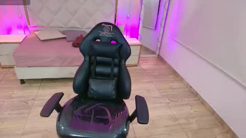 Snapshot of brendda_tay chatting on November 2025 03:30:02 AM BRENDDA online show from November 2025 03:30:02 AM