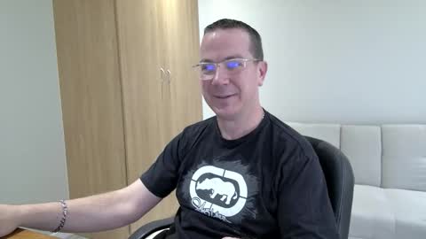 Brett online show from September 2025 02:18:02 PM