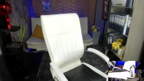 Snapshot of briana_hernandez chatting on September 2025 12:15:02 PM Briana online show from September 2025 12:15:02 PM