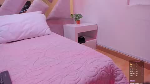 Brianna  online show from November 2025 12:05:02 PM