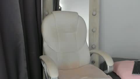 briannawhite10 online show from December 2025 01:42:01 PM