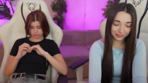 Snapshot of bright_diamonds_054 chatting on March 2025 08:16:02 PM Diamonds Girls online show from March 2025 08:16:02 PM