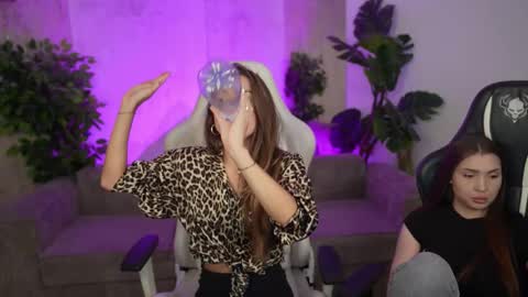 Snapshot of bright_diamonds_054 chatting on September 2025 12:07:02 PM Diamonds Girls online show from September 2025 12:07:02 PM