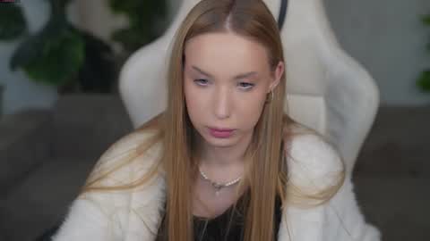 Snapshot of bright_diamonds_054 chatting on September 2025 05:57:02 AM Diamonds Girls online show from September 2025 05:57:02 AM