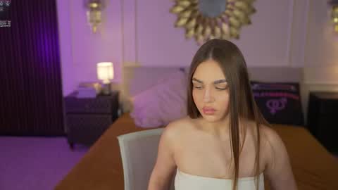 Snapshot of bright_diamonds_054 chatting on October 2025 07:26:02 AM Diamonds Girls online show from October 2025 07:26:02 AM