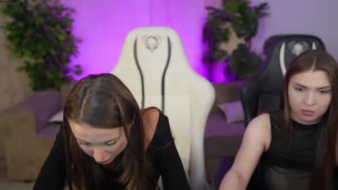 Snapshot of bright_diamonds_054 chatting on October 2025 08:00:01 AM Diamonds Girls online show from October 2025 08:00:01 AM