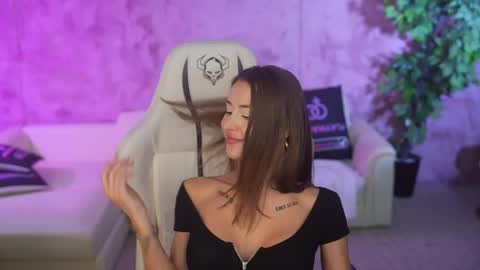 Snapshot of bright_diamonds_054 chatting on October 2025 08:12:02 AM Diamonds Girls online show from October 2025 08:12:02 AM