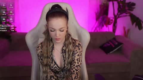 Snapshot of bright_diamonds_054 chatting on December 2025 11:45:01 PM Diamonds Girls online show from December 2025 11:45:01 PM