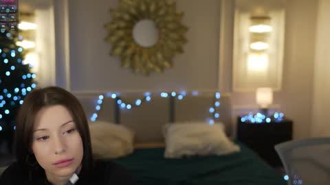 Snapshot of bright_diamonds_054 chatting on December 2025 12:17:01 AM Diamonds Girls online show from December 2025 12:17:01 AM