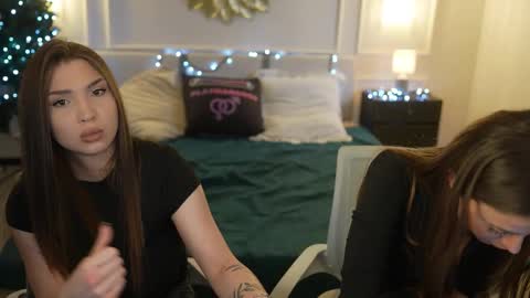 Snapshot of bright_diamonds_054 chatting on December 2025 12:23:02 PM Diamonds Girls online show from December 2025 12:23:02 PM