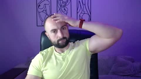 brindlefly69 online show from December 2025 11:52:01 AM