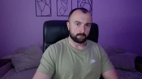 brindlefly69 online show from May 2026 10:42:02 AM
