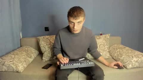 bristlebback online show from October 2025 04:30:02 PM