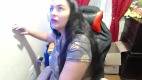 Snapshot of britannysexxy chatting on January 2025 04:48:02 AM scarleth follow mee 3 kis online show from January 2025 04:48:02 AM