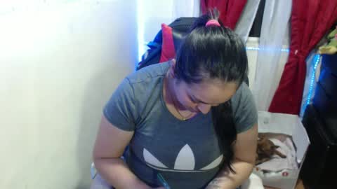 Snapshot of britannysexxy chatting on January 2025 02:04:01 AM scarleth follow mee 3 kis online show from January 2025 02:04:01 AM