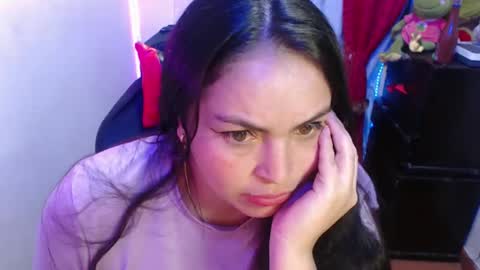 Snapshot of britannysexxy chatting on February 2025 06:02:02 AM scarleth follow mee 3 kis online show from February 2025 06:02:02 AM