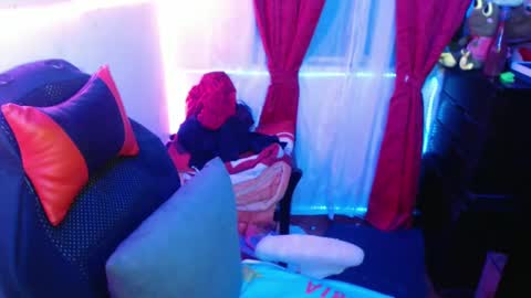 Snapshot of britannysexxy chatting on February 2025 05:21:01 AM scarleth follow mee 3 kis online show from February 2025 05:21:01 AM