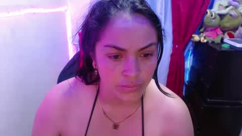 Snapshot of britannysexxy chatting on February 2025 01:32:02 AM scarleth follow mee 3 kis online show from February 2025 01:32:02 AM