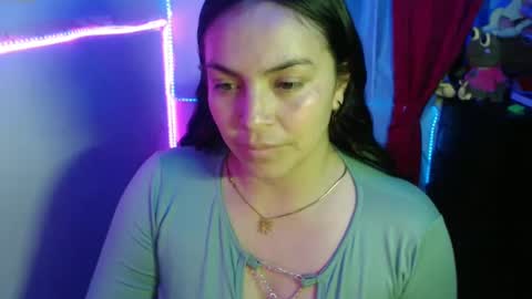 Snapshot of britannysexxy chatting on February 2025 07:48:01 AM scarleth follow mee 3 kis online show from February 2025 07:48:01 AM