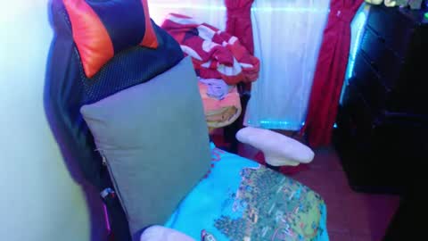 Snapshot of britannysexxy chatting on February 2025 12:49:02 AM scarleth follow mee 3 kis online show from February 2025 12:49:02 AM