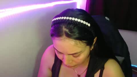 Snapshot of britannysexxy chatting on March 2025 01:31:02 AM scarleth follow mee 3 kis online show from March 2025 01:31:02 AM