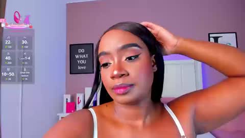 Snapshot of britanymooree chatting on September 2025 09:47:02 PM Britany online show from September 2025 09:47:02 PM