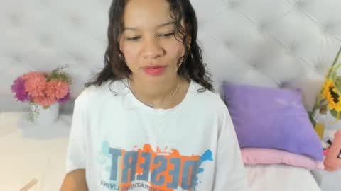 Snapshot of brithany_rousee chatting on December 2024 07:32:01 PM Brithany Rousee online show from December 2024 07:32:01 PM
