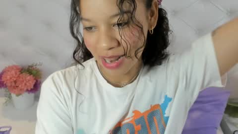 Snapshot of brithany_rousee chatting on December 2024 10:34:02 PM Brithany Rousee online show from December 2024 10:34:02 PM