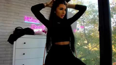 Snapshot of britney_charm chatting on October 2025 06:46:01 AM britney_charm online show from October 2025 06:46:01 AM