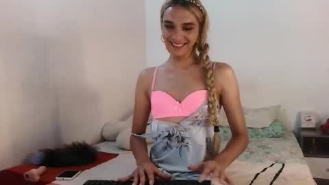 Snapshot of britney_deveraux chatting on September 2025 11:48:01 PM Britney online show from September 2025 11:48:01 PM