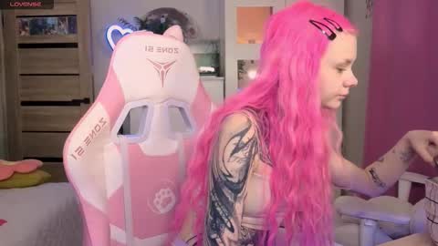 Snapshot of britney_lynch chatting on October 2025 12:14:01 AM Britney online show from October 2025 12:14:01 AM