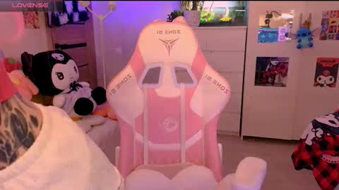 Snapshot of britney_lynch chatting on October 2025 10:33:02 AM Britney online show from October 2025 10:33:02 AM